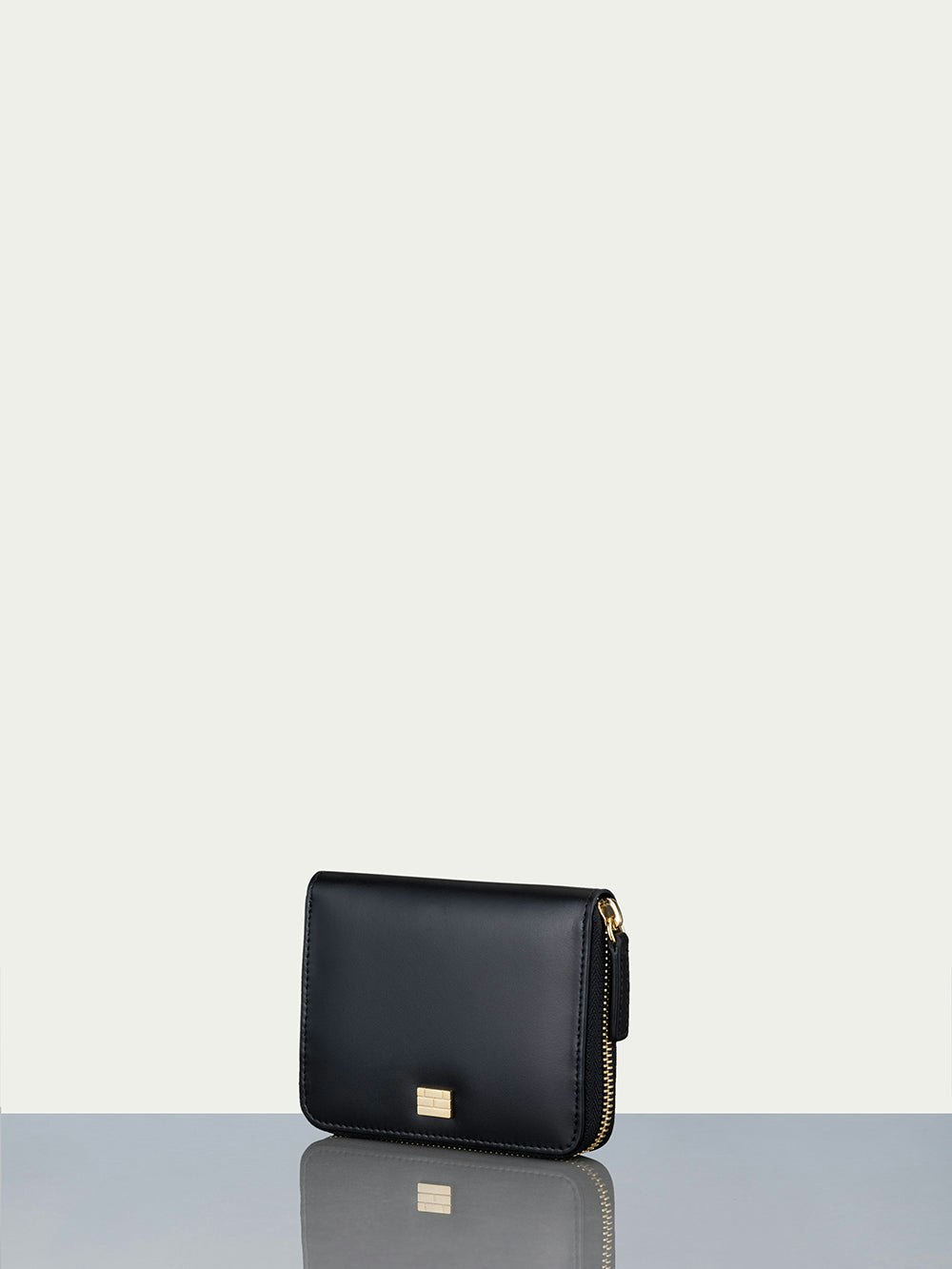 wallet front view